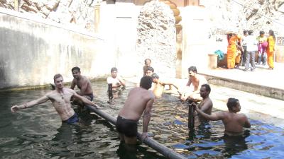 having bath in monkey temple!!!!!